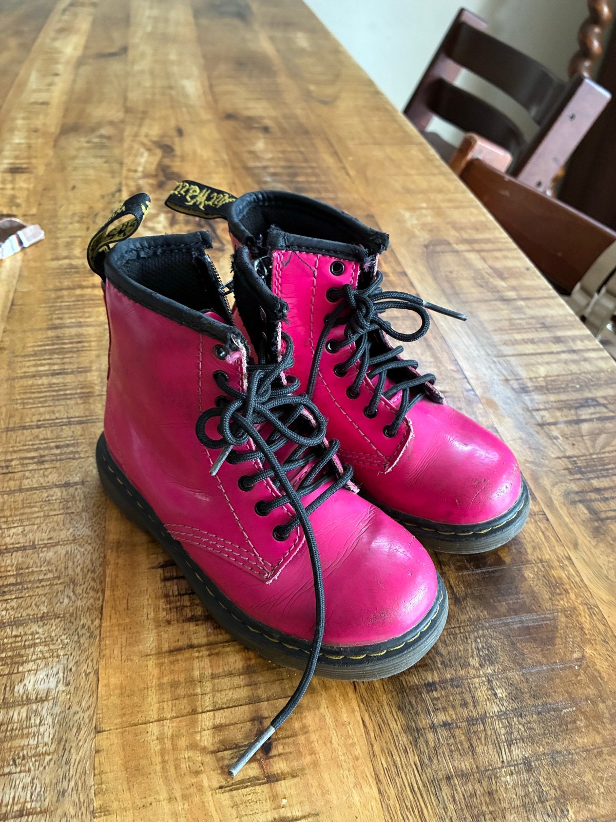 Roze Dr. Martens laarzen maat 26 met lichte slijtage, Kinderen en Baby's, Kinderkleding | Schoenen en Sokken, Ophalen of Verzenden