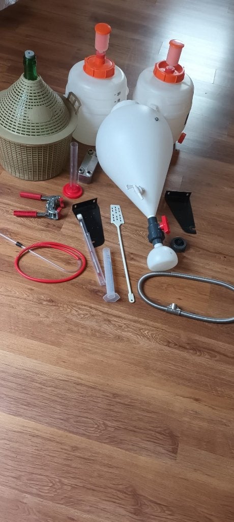 Brouw spullen met o.a. fastferment gistvat, Verzamelen, Ophalen, Gebruikt, Overige typen, Overige merken