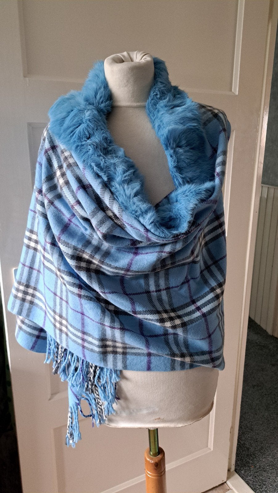 Aparte sjaal met bontaccenten, Verzenden, Zo goed als nieuw, Maat 46/48 (XL) of groter, Sjaal