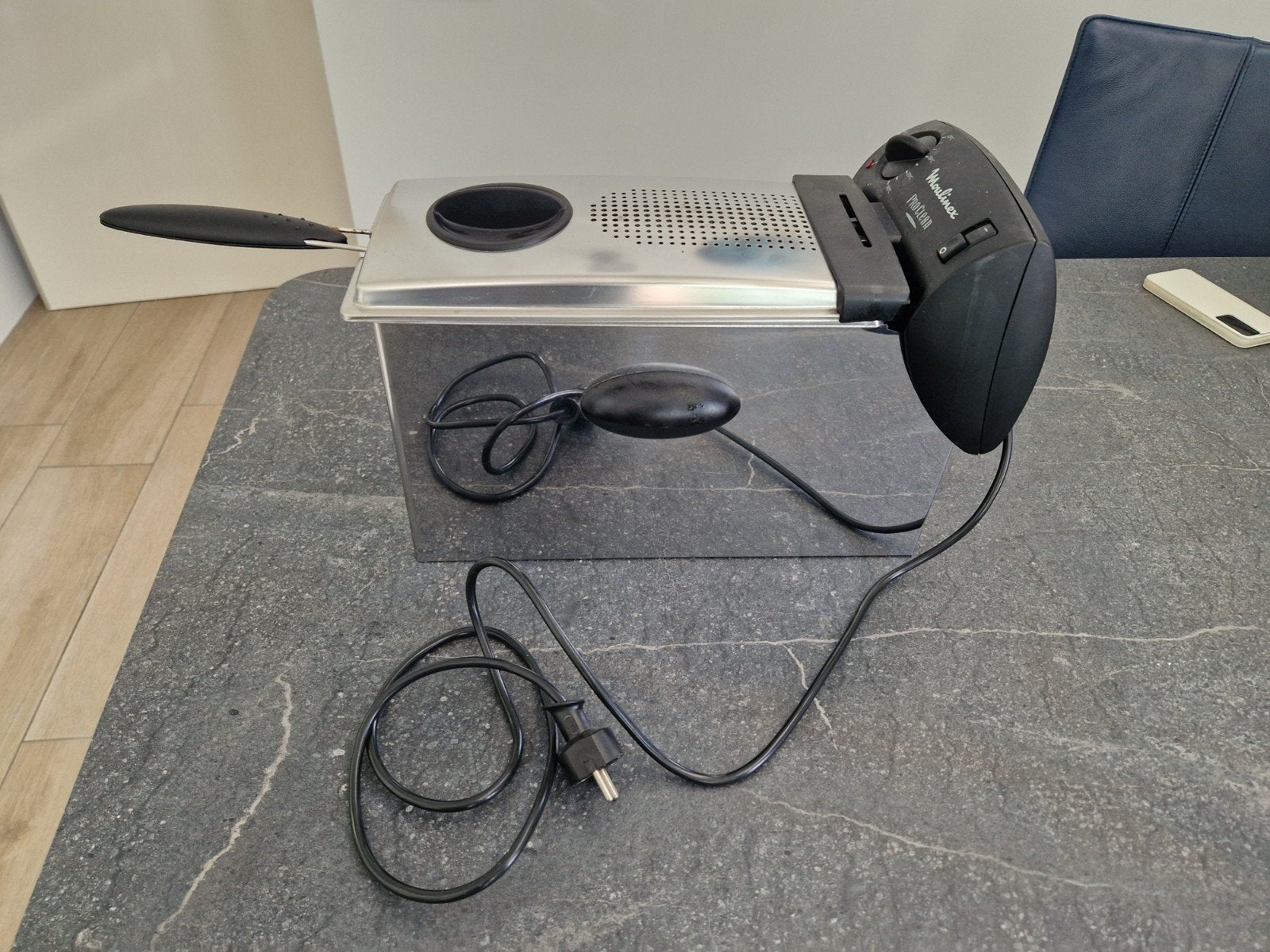 Moulinex Pro Clean Friteuse - Weinig gebruikt, 2 tot 3 liter, Ophalen of Verzenden, Zo goed als nieuw, Uitneembare binnenpan