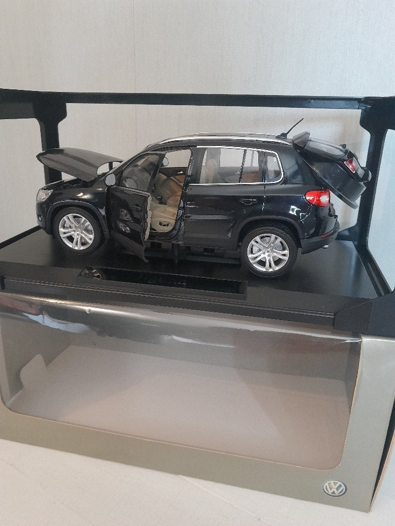 tiguan 1, Hobby en Vrije tijd, Modelauto's | 1:18, Ophalen of Verzenden, Nieuw, Auto, Overige merken