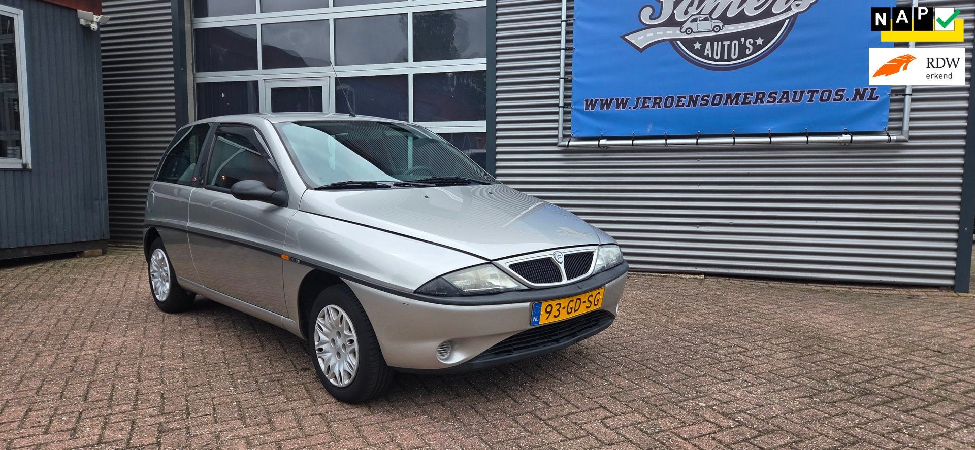 Lancia Ypsilon 1.2 elefantino blu, Auto's, Lancia, Voorwielaandrijving, Dealer onderhouden, Gebruikt, 1242 cc