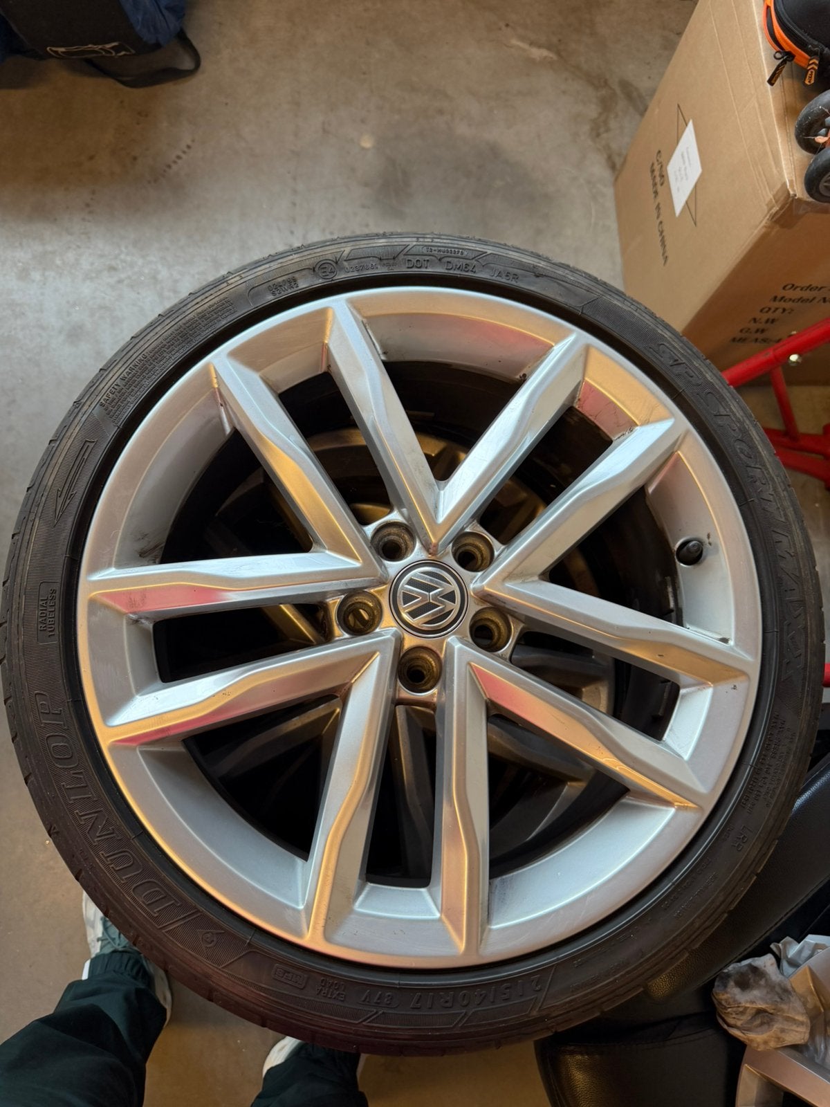 Originele VW Mirabeau 17 inch velgen Polo Dunlop banden, Ophalen