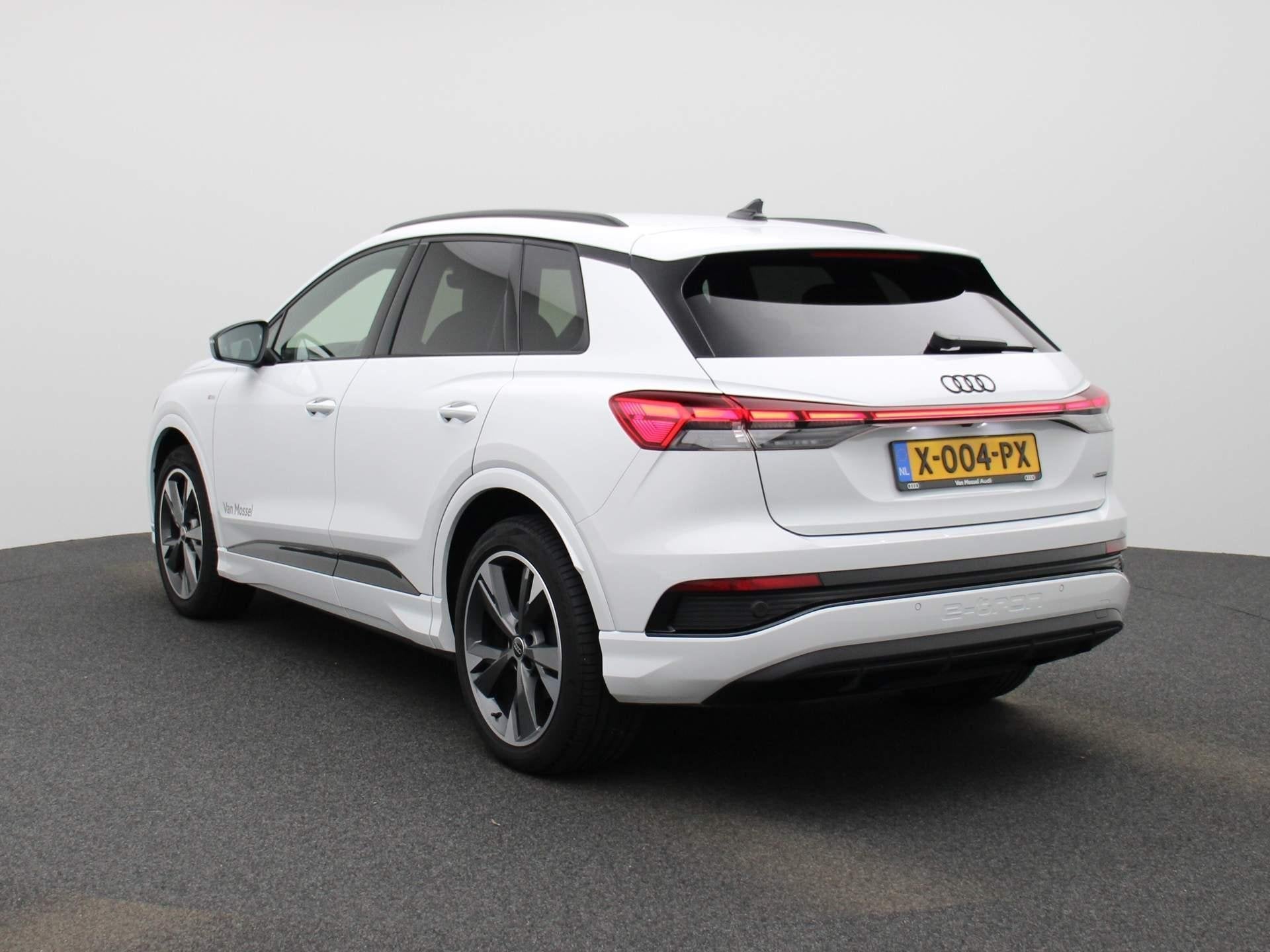 Audi Q4 e-tron 50 quattro S edition 77 kWh 299 PK | Navigati, 12 maanden, 488 km, Zwart, Wit