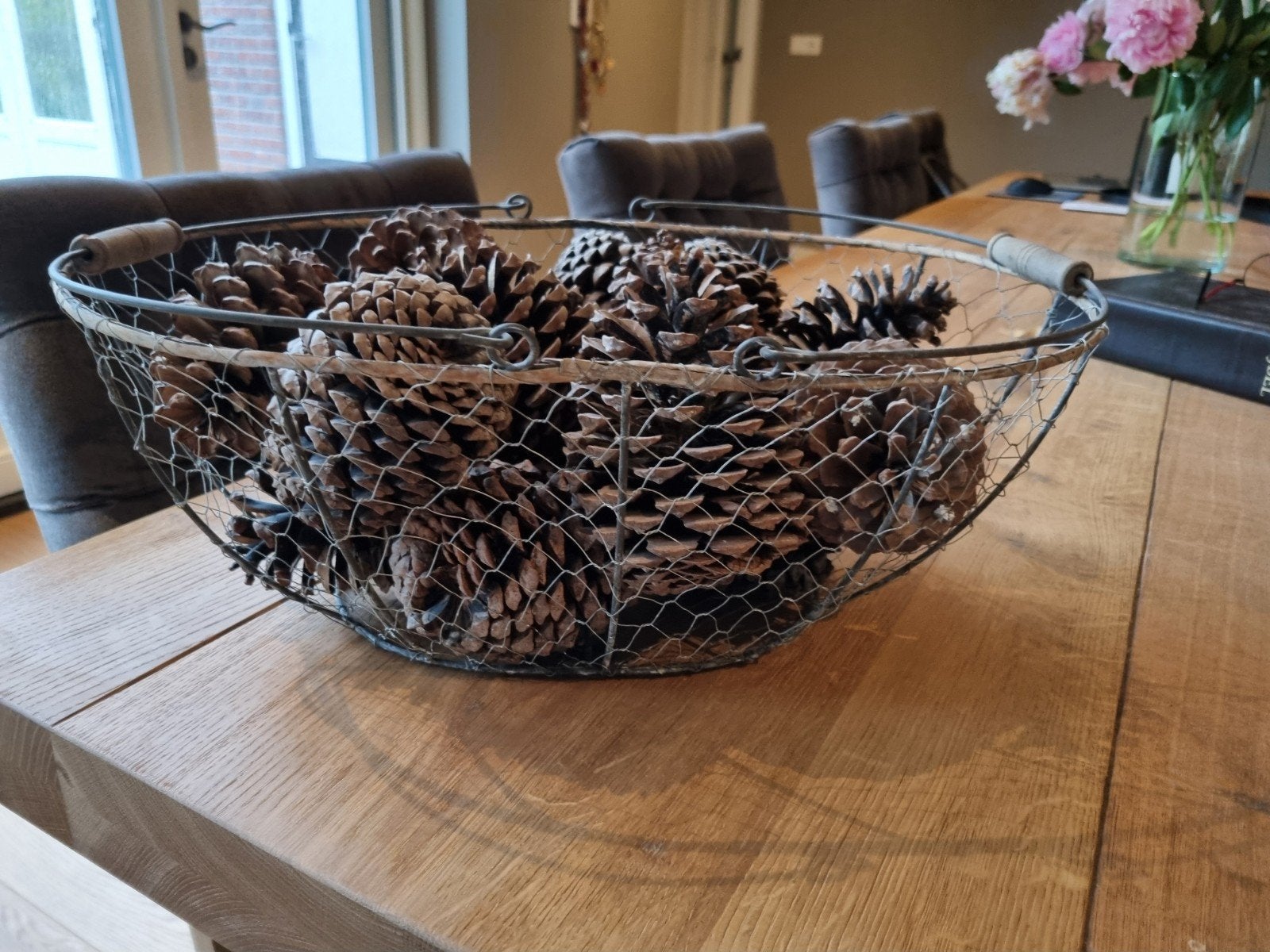 Mand van gaas met grote dennenappels, Ophalen, Zo goed als nieuw