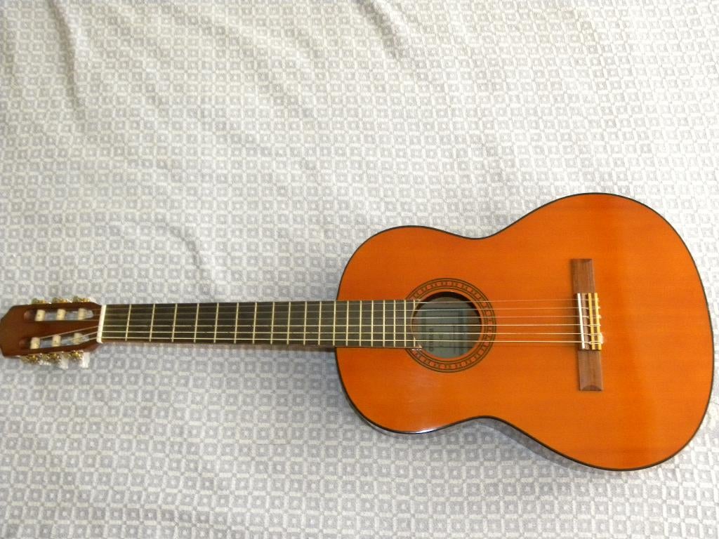 Nieuwstaat YAMAHA CS-40, Muziek en Instrumenten, Snaarinstrumenten | Gitaren | Akoestisch, Ophalen of Verzenden, Zo goed als nieuw