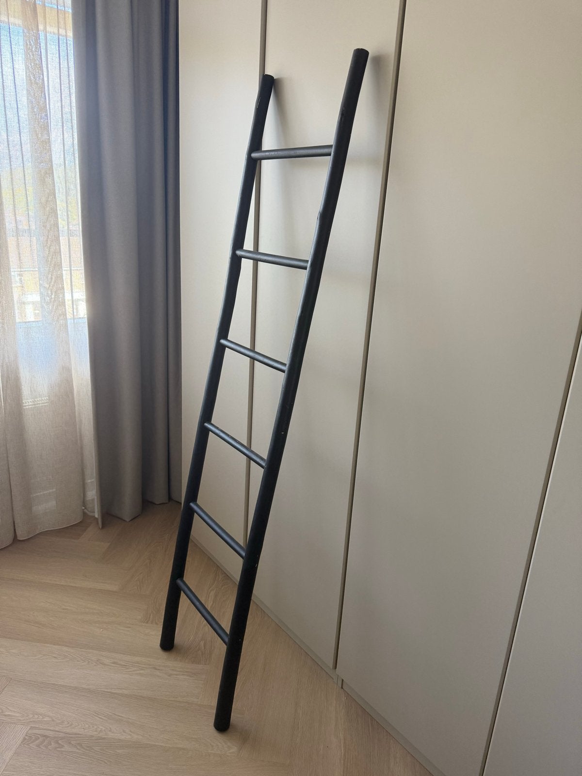 Zwarte houten decoratieve ladder 180x40 cm, Ophalen, Zo goed als nieuw, Ladder, Minder dan 2 meter