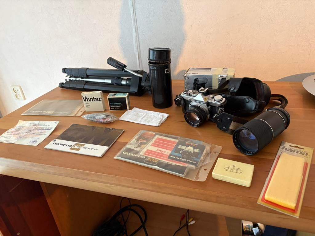 Complete Olympus OM 1 met lenzen en toebehoren, Audio, Tv en Foto, Fotocamera's Analoog, Ophalen, Zo goed als nieuw, Spiegelreflex