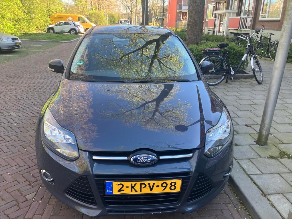 Ford Focus 1.0 Ecoboost  5-D 2013 Grijs, 635 kg, 100 pk, Handgeschakeld, Particulier
