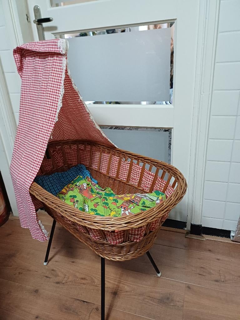 Rieten poppenwieg, jaren 70 zie foto's, Kinderen en Baby's, Ophalen, Gebruikt, Babypop