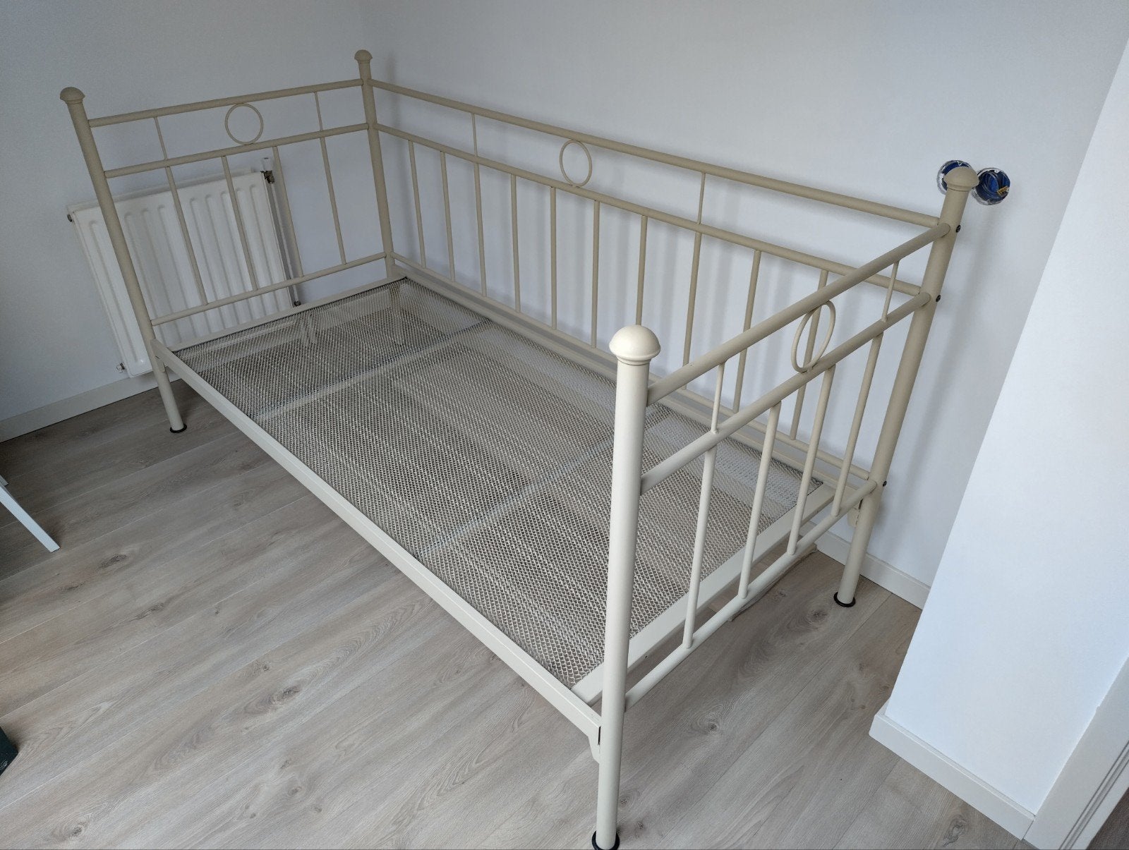 Bed  met spiraal bodem 90x200, Ophalen, Zo goed als nieuw, 180 cm of meer, 85 tot 100 cm