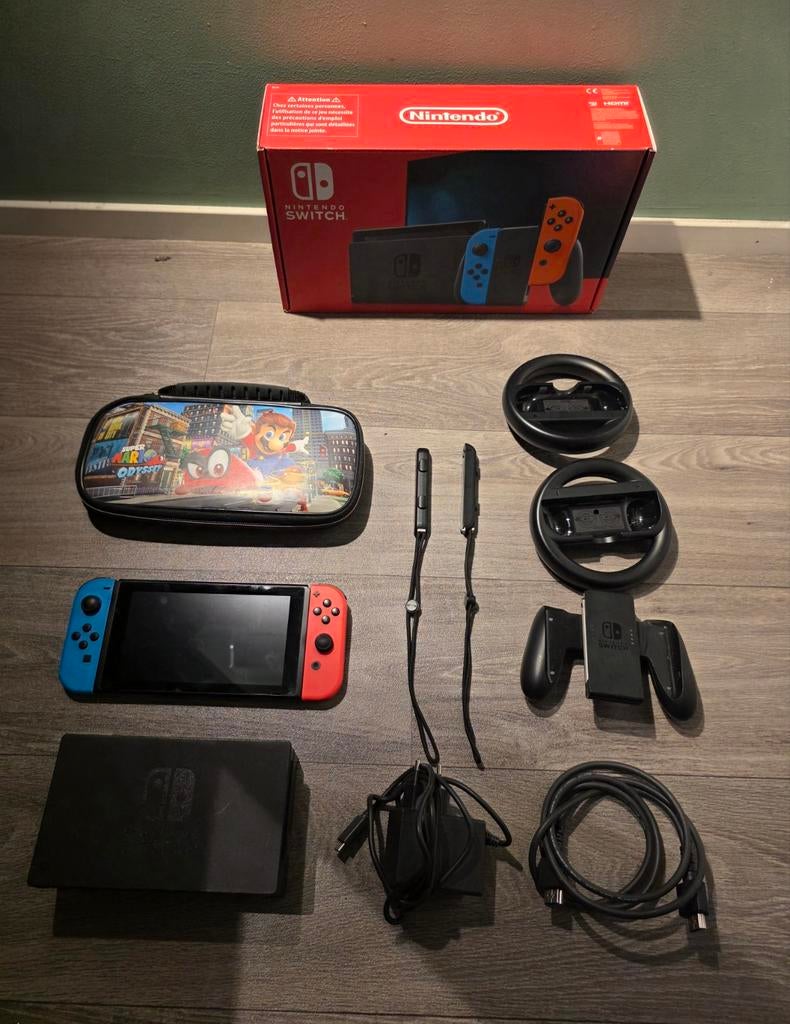 Nintendo Switch V2 + 128GB SD-kaart + accessoires - bieden, Spelcomputers en Games, Spelcomputers | Nintendo Switch, Ophalen of Verzenden