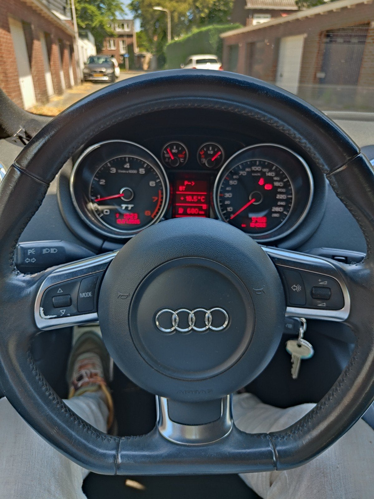 Audi TT 2.0 Tfsi Coupe 2009 / Stage 2 chipped 251Pk, Auto's, TT, Zwart, 4 cilinders, 1984 cc