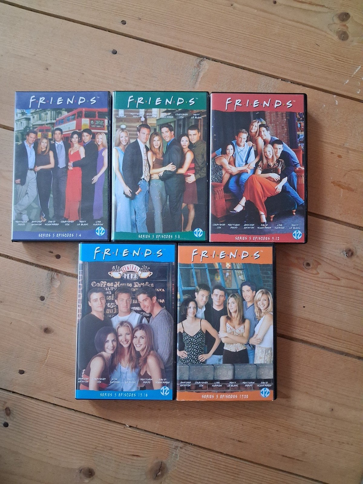 videobanden Friends, serie 5 episode 1 t/m 20, Cd's en Dvd's, VHS | Film, Nederlands ondertiteld, Gebruikt, Ophalen of Verzenden