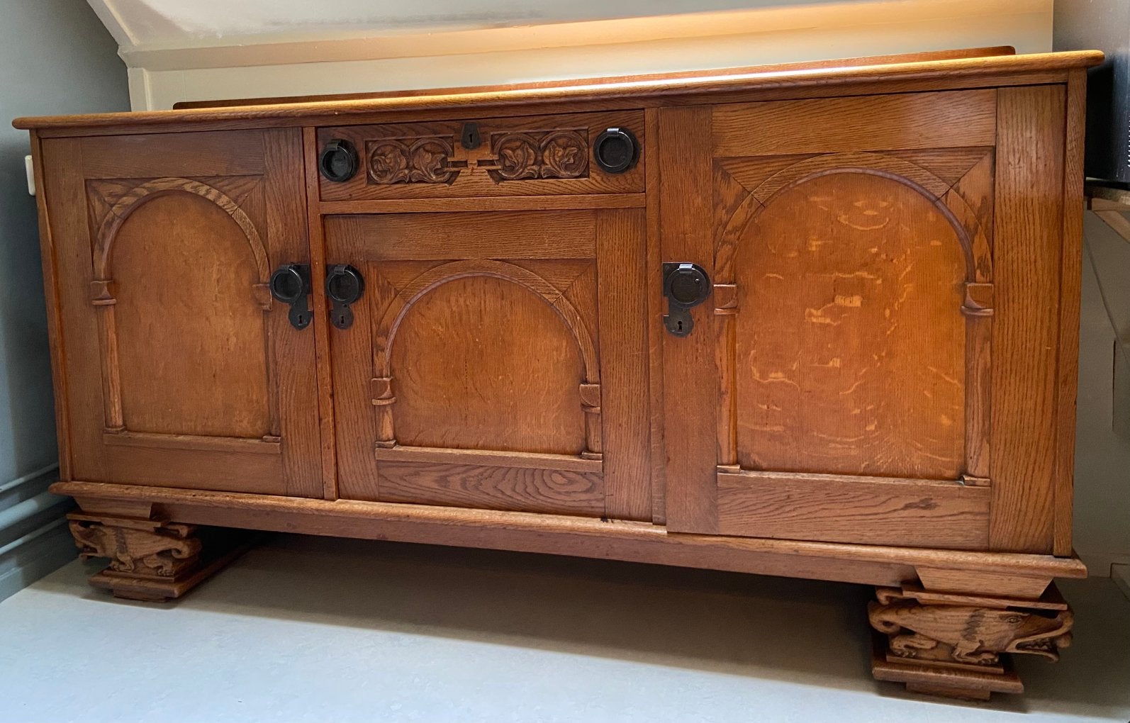 Eikenhouten dressoir, Ophalen, Met deur(en), 150 tot 200 cm, Eikenhout