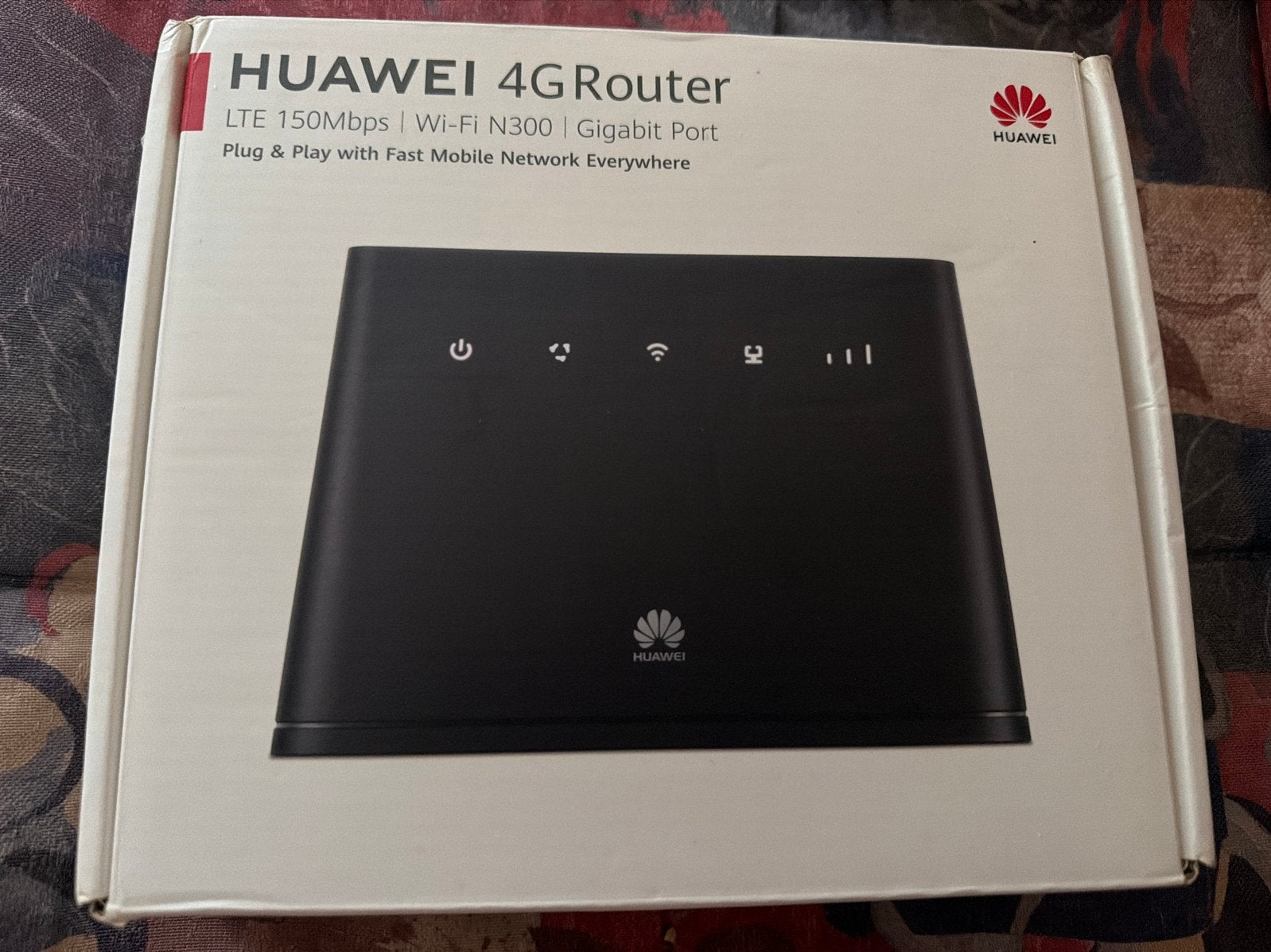 Huawei B311-221 4G LTE Router - Snelle Mobiele Breedband, Ophalen of Verzenden, Zo goed als nieuw, Router met modem