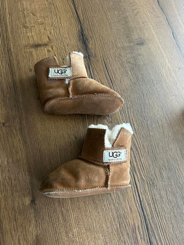 Zgan Uggs mt 20,5, Kinderen en Baby's, Babykleding | Schoentjes en Sokjes, Ophalen of Verzenden, Zo goed als nieuw, Jongetje of Meisje