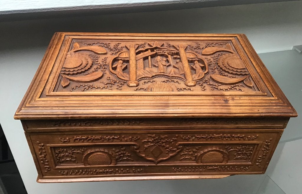 Antiek bewerkt houten kistje, Ophalen of Verzenden