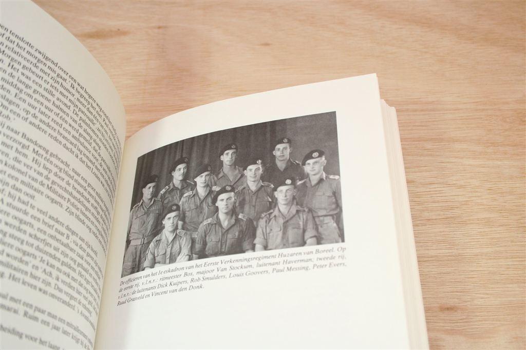 Een Stem uit het Veld — Herinneringen Ned. Indië \'46-\'49, Ophalen of Verzenden, Zo goed als nieuw