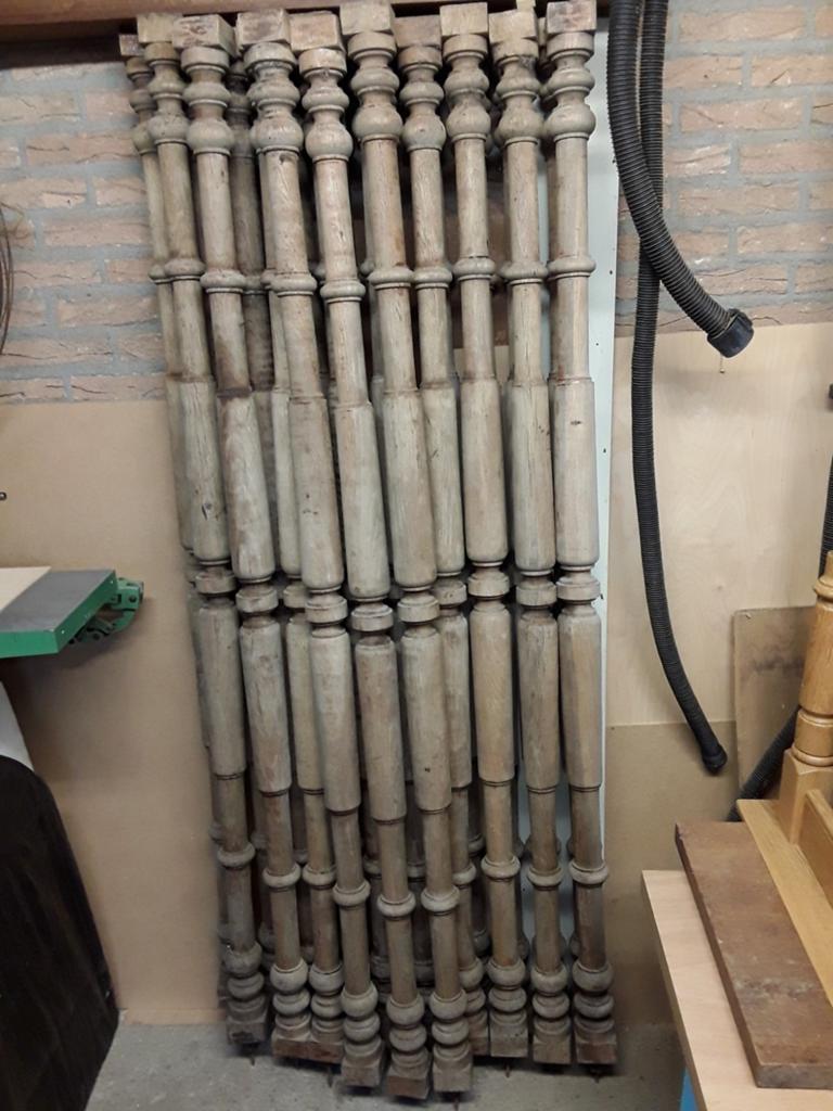 Antieke hardhouten balusters, Ophalen