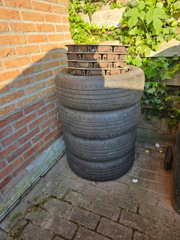 Gratis wielen ford, Ophalen