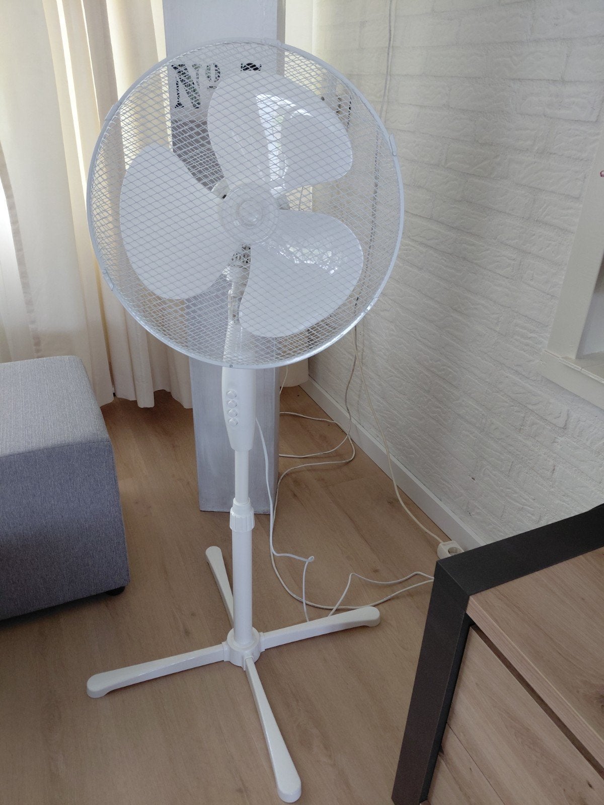 Witte Statiefventilator - Perfect voor warme dagen, Ophalen, Zo goed als nieuw, Statiefventilator