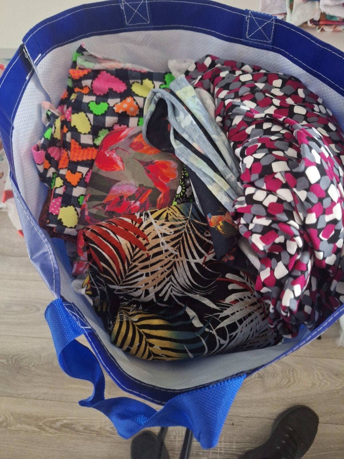 tas vol meisjes stoffen, Ophalen