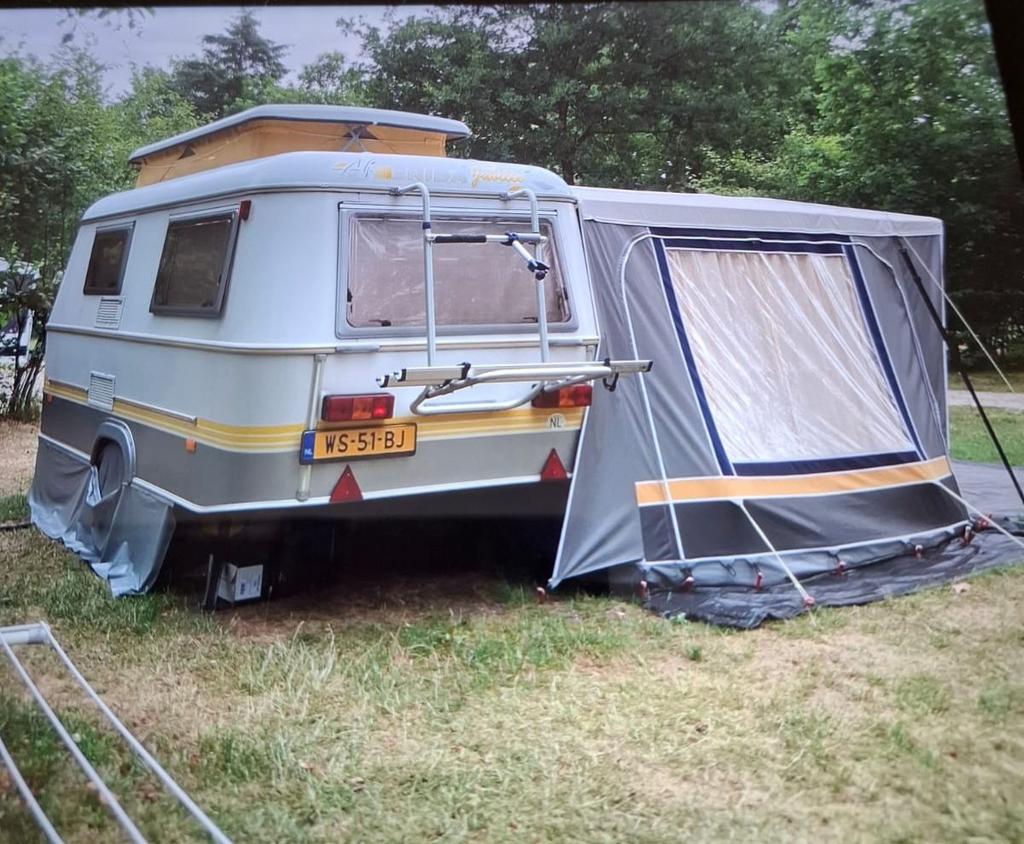 ERIBA TRITON 410 GT JUBILAR 1997 voortent (stahoogte 1.87), Standaardzit, Tot en met 3, Particulier, Schokbreker