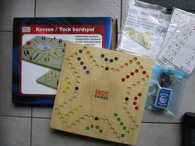 HOT GAMES : prachtig HOUTEN KEEZENSPEL van 40 x 40 cm., Hobby en Vrije tijd, Vijf spelers of meer, Ophalen, Zo goed als nieuw