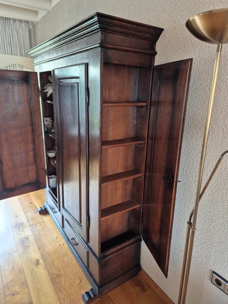 Antieke Eikenhouten Kast met Twee Deuren en Lades, Ophalen of Verzenden