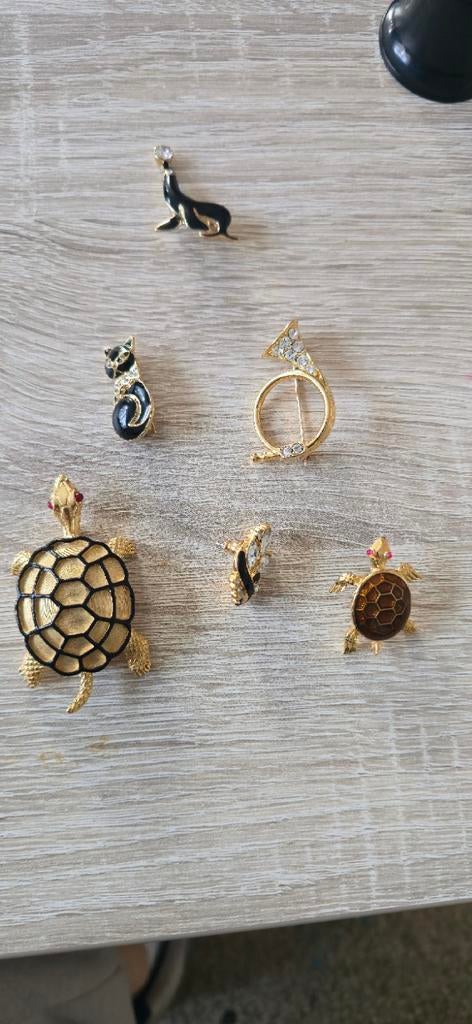 Vintage Trifari sieraden set - Broches en ring, Overige materialen, 4 tot 7 cm, Gebruikt, Met strass