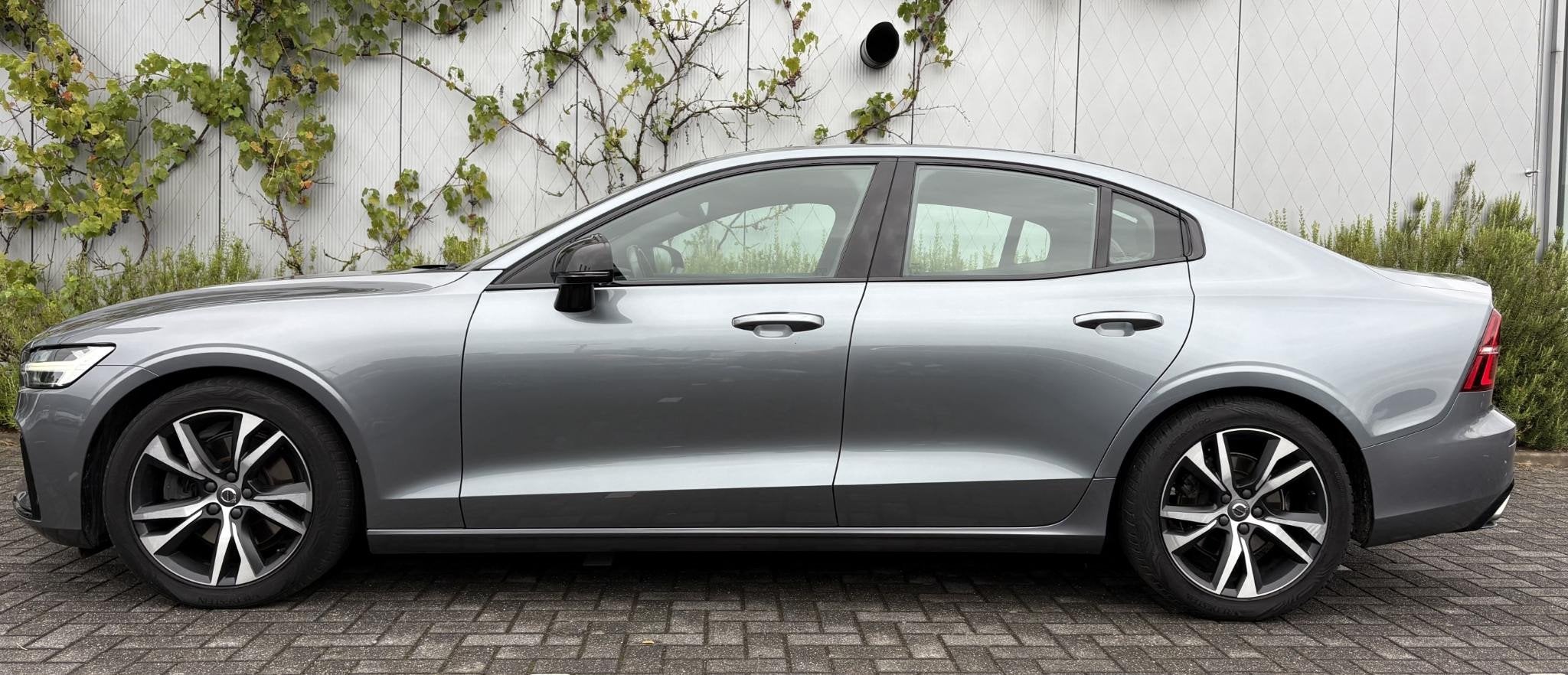 Volvo S60 2.0 B4 R-Design | Trekhaak | Harman Kardon Audio |, Auto's, 15 km/l, Euro 6, 4 cilinders, Origineel Nederlands