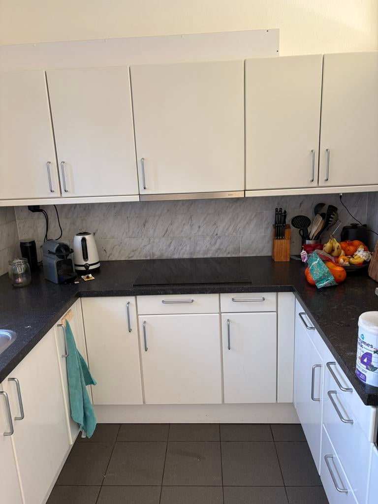 Siematic keuken: inductieplaat (Atag) & vaatwasser (Bosch), Huis en Inrichting, Ophalen, Zo goed als nieuw, Graniet of Steen