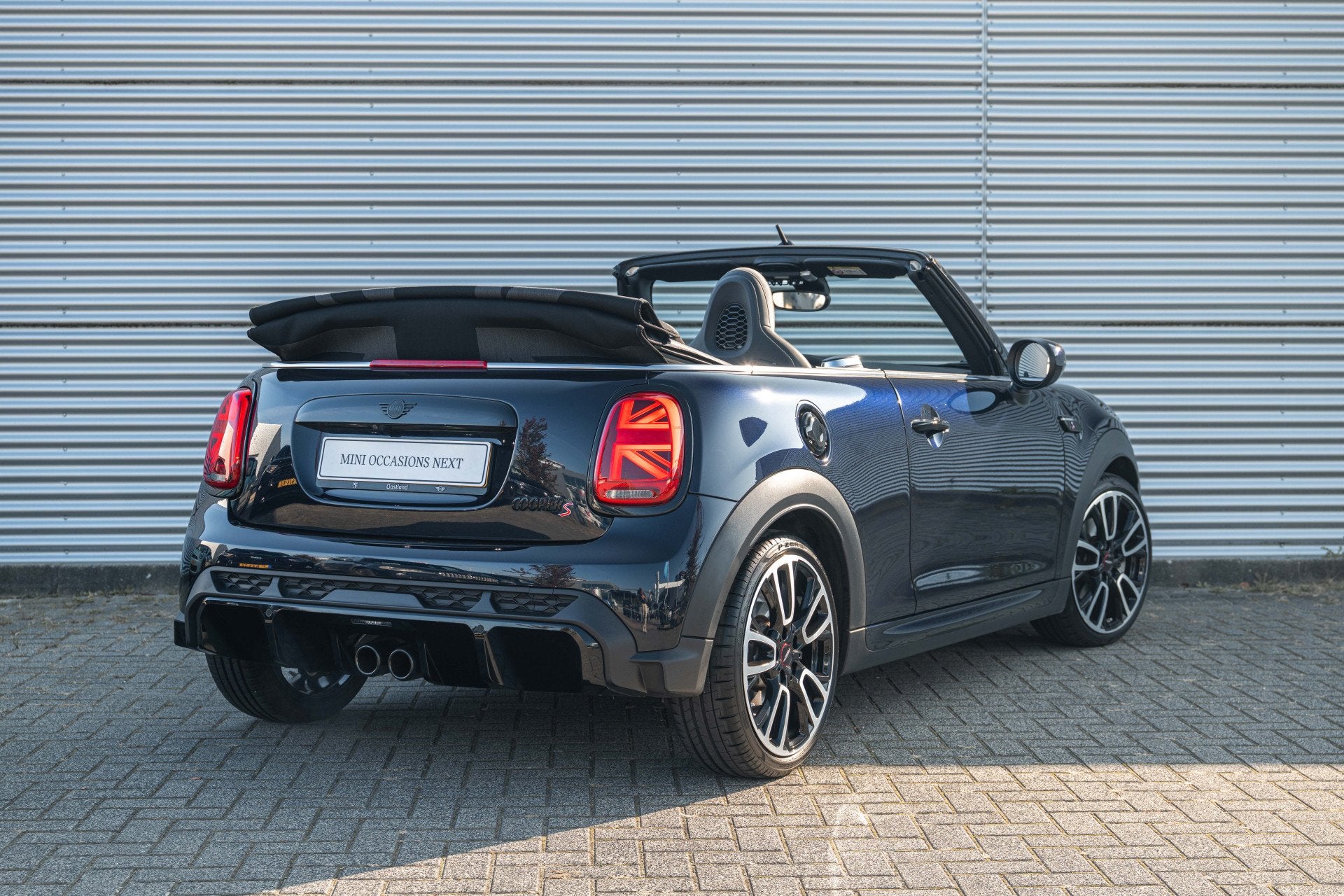 MINI Cabrio Cooper S JCW Automaat / JCW Sportstoel / Comfort, Auto's, 1300 kg, Gebruikt, 4 cilinders, Leder en Stof