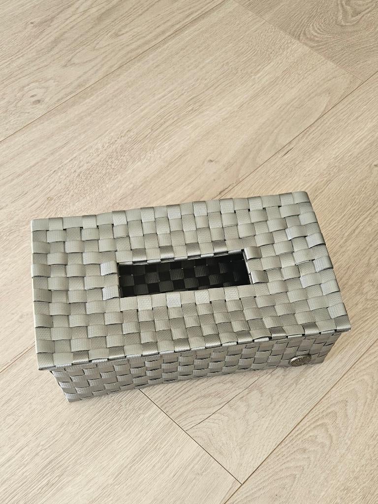 Tissue box, Huis en Inrichting, Woonaccessoires | Overige, Zo goed als nieuw, Papier/karton, Zilver, Overige stijlen, Ophalen