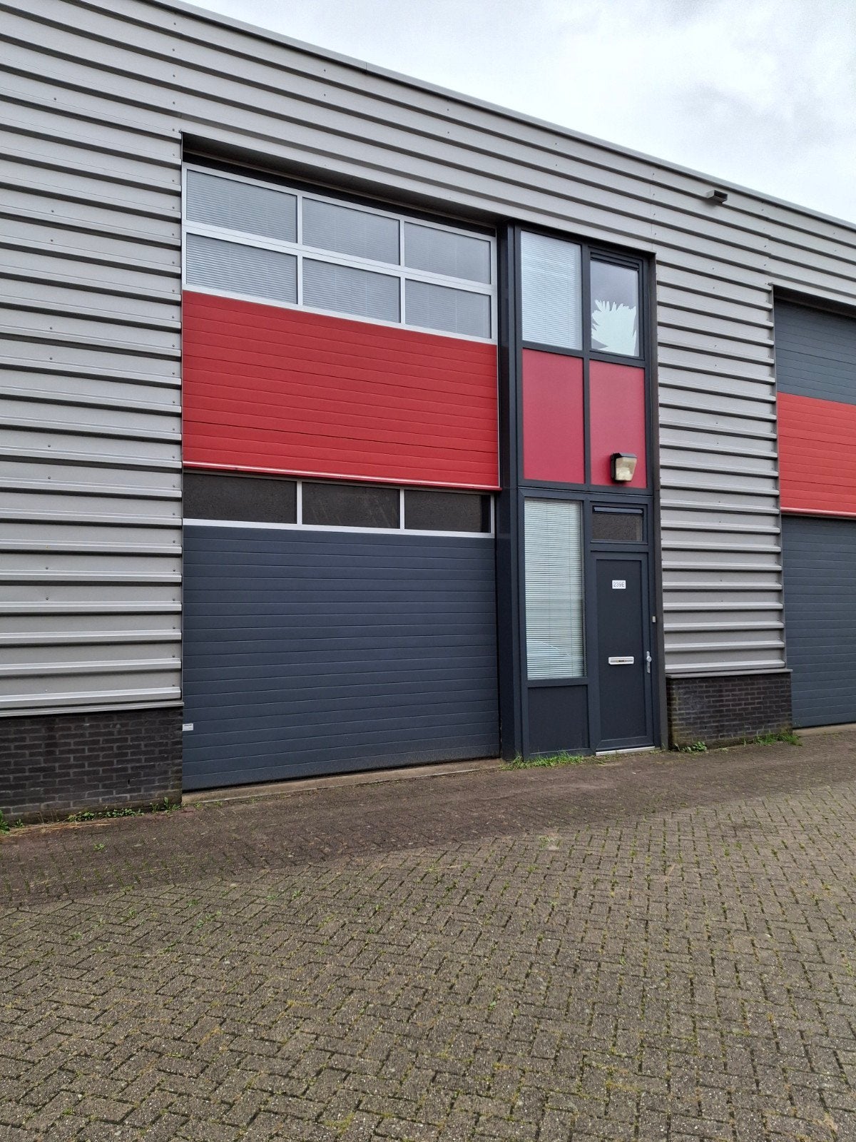 Moderne bedrijfsruimte in Aalsmeer met 2 parkeerplaat, 160 m², Huur, Bedrijfsruimte