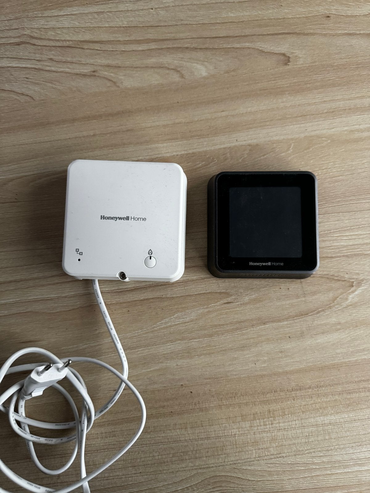 Honeywell Home Slimme Thermostaat - Zwart, Ophalen of Verzenden, Slimme thermostaat, Gebruikt