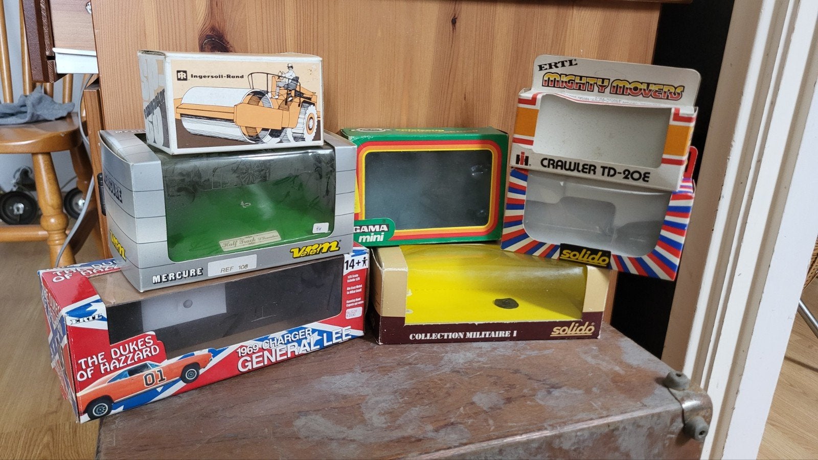 Verschillende lege doosjes, Hobby en Vrije tijd, Modelauto's | 1:43, Ophalen of Verzenden, Auto, Solido