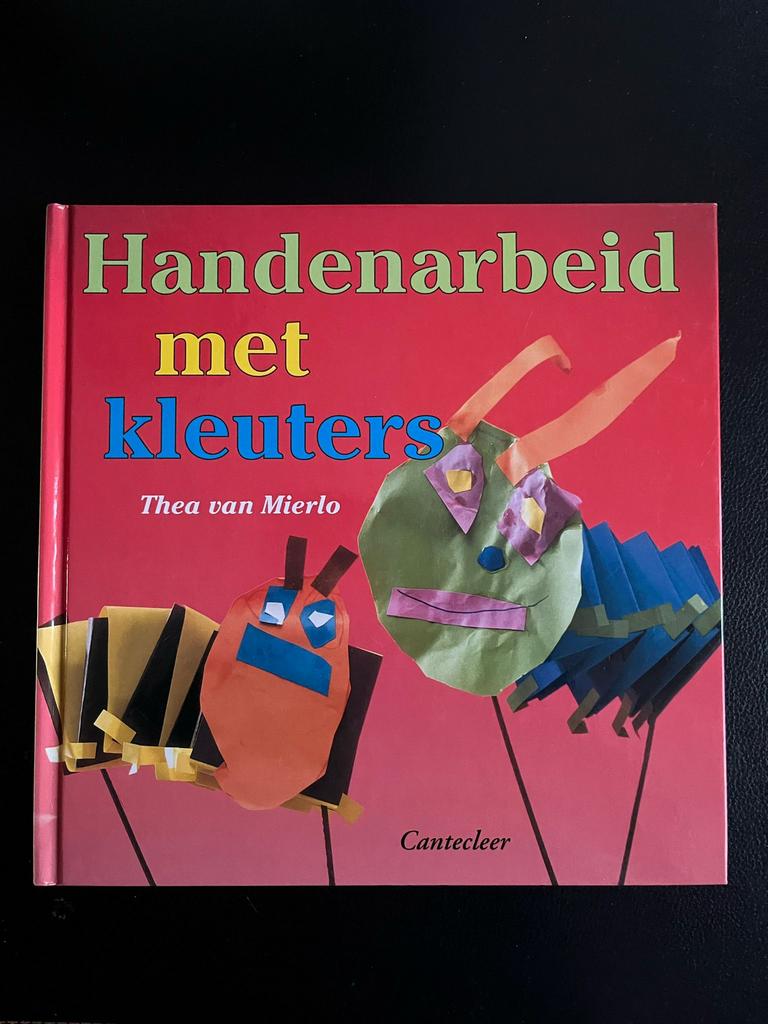 Handenarbeid met kleuters, Ophalen of Verzenden, Zo goed als nieuw