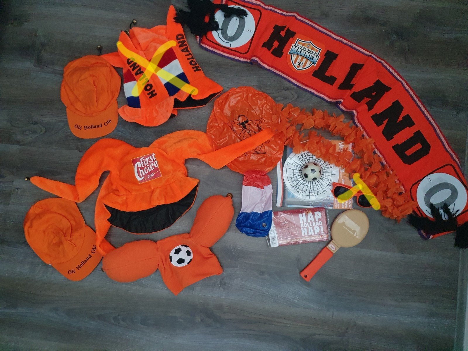 Diverse oranje nederlands elftal voetbal spullen, Verzamelen, Ophalen, Gebruikt, Pet of Muts