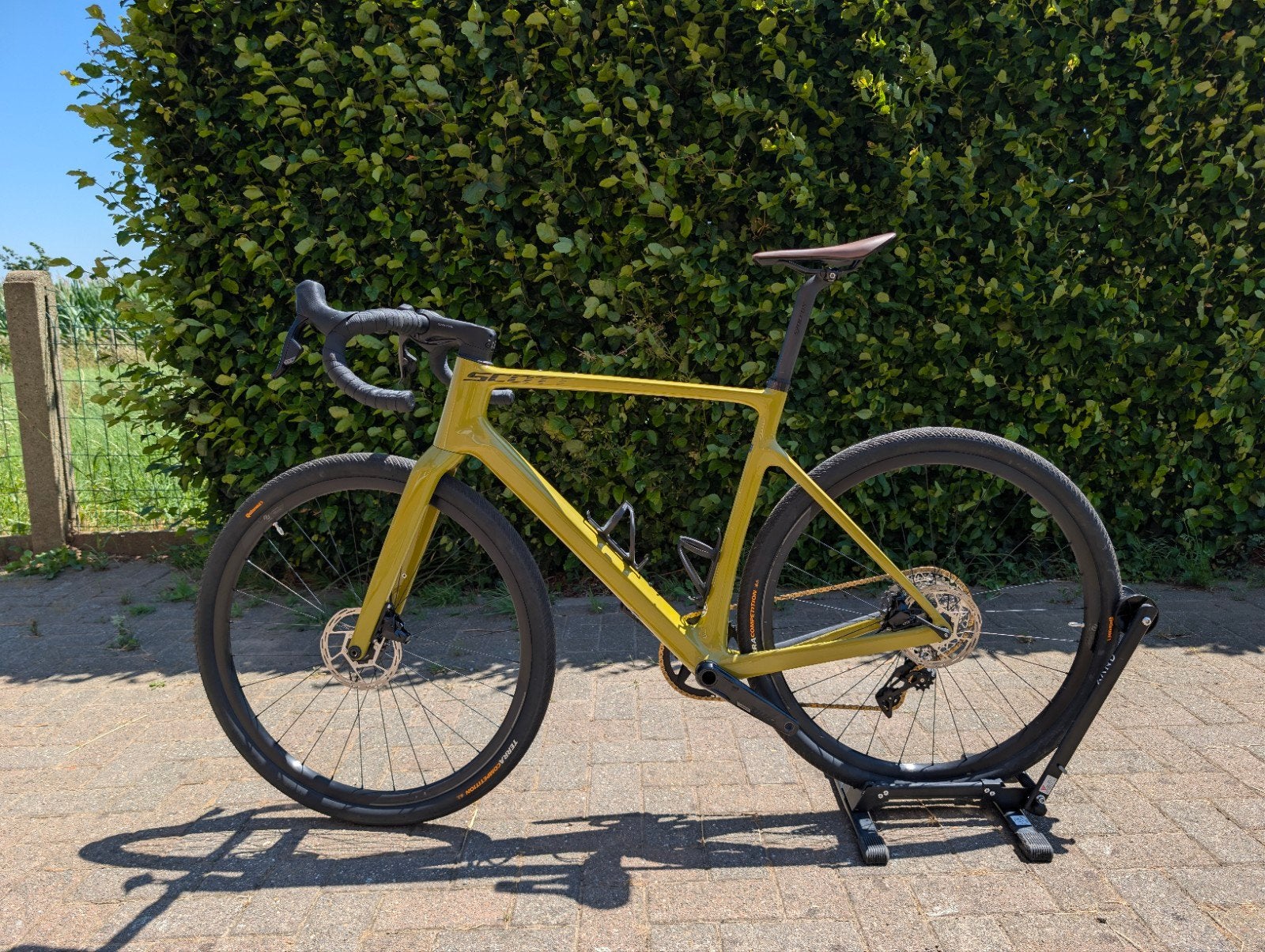 Scott Addict Gravel 20 - L (56cm) - SRAM Rival AXS, Fietsen en Brommers, Carbon, Zo goed als nieuw, Meer dan 20 versnellingen