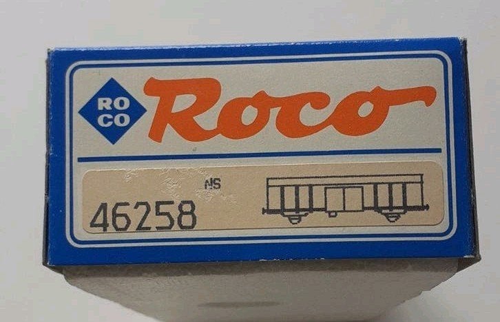 Roco 46258. Gesloten goederenwagen. NS. Nieuwstaat., Verzamelen, Speldjes, Pins en Buttons, Ophalen of Verzenden, Zo goed als nieuw