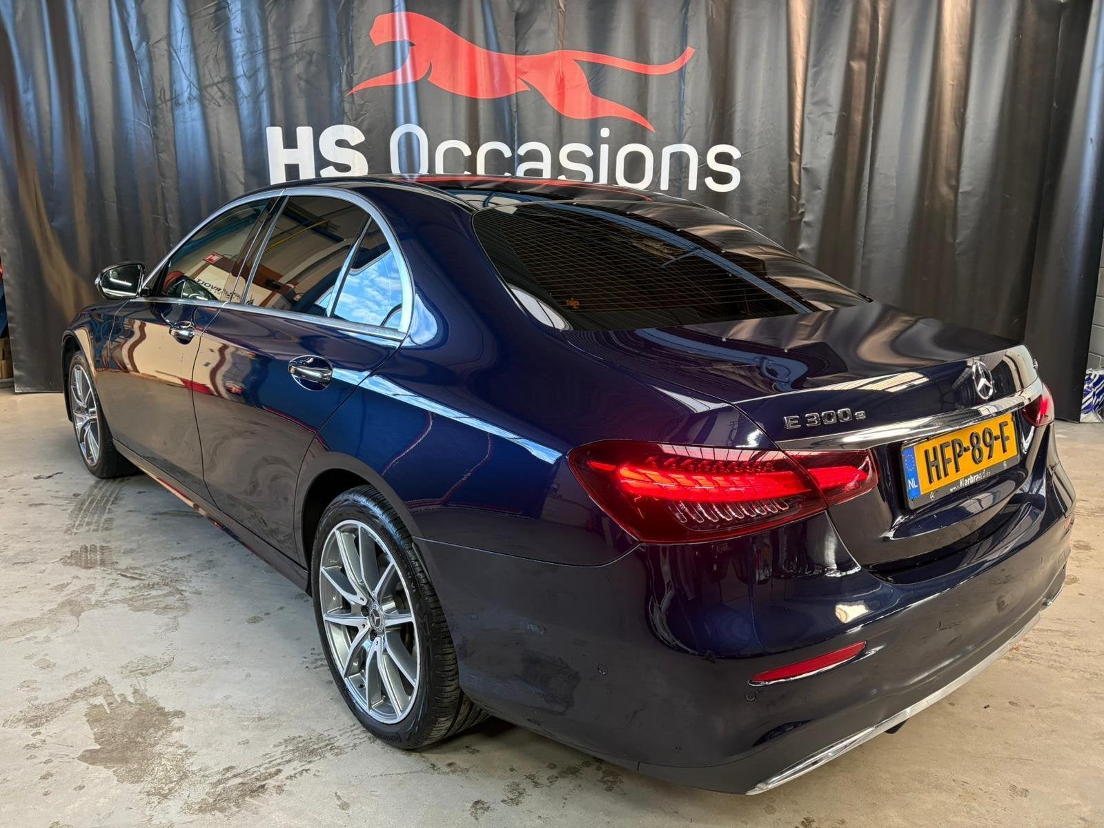 Mercedes E-klasse 300 e 4MATIC AMG,cruise,nap,camera, Auto's, Automaat, Gebruikt, 4 cilinders, Leder en Stof