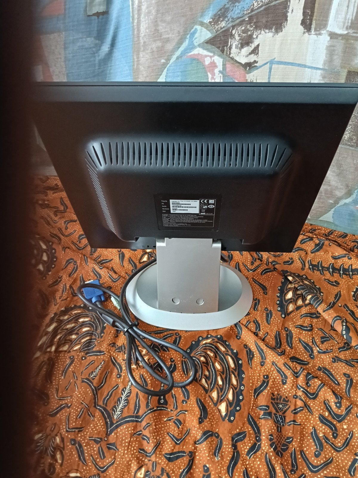 Schermpje van PACKARD BELL,zo mooi in beeld, zwarte kleur,, Ophalen of Verzenden, Zo goed als nieuw