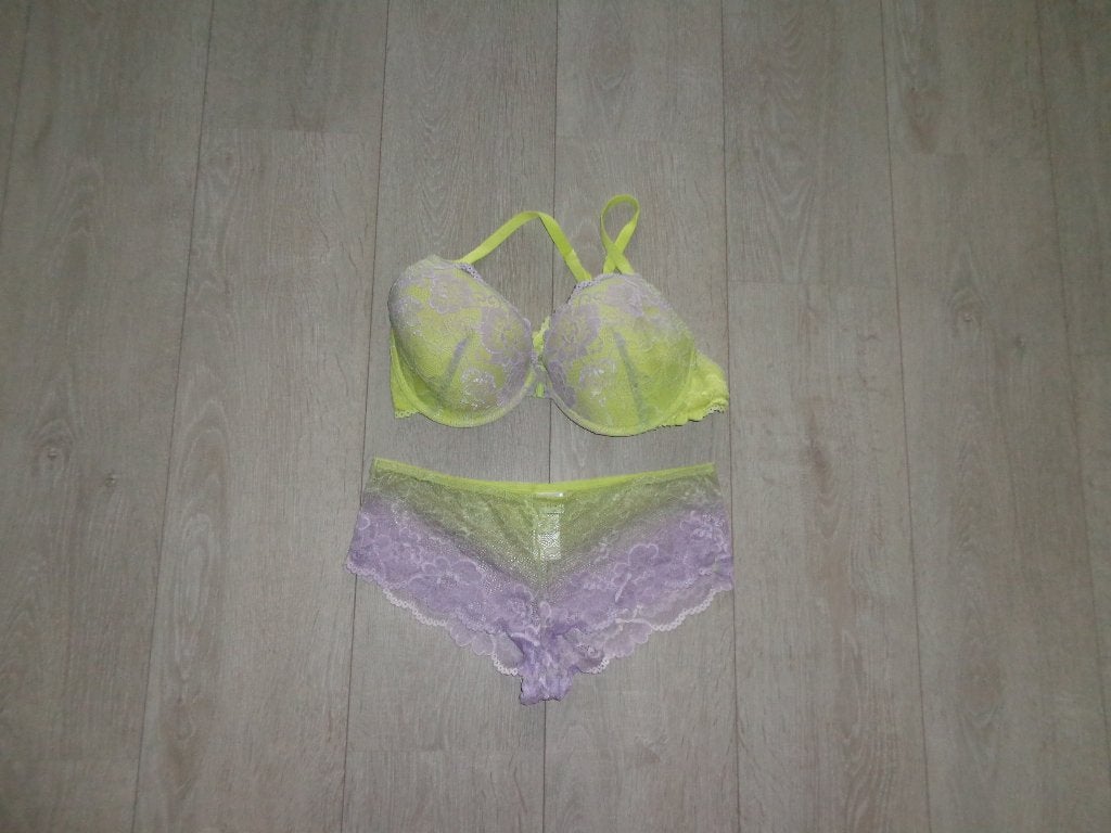 lingeriesetjes en BH's, diverse merken en maten, Ophalen of Verzenden, Overige kleuren, Setje