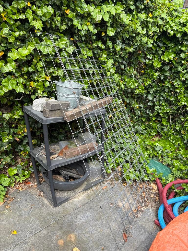 Stalen tuinraster voor oa. klimop, ca. 2x2 meter, Ophalen