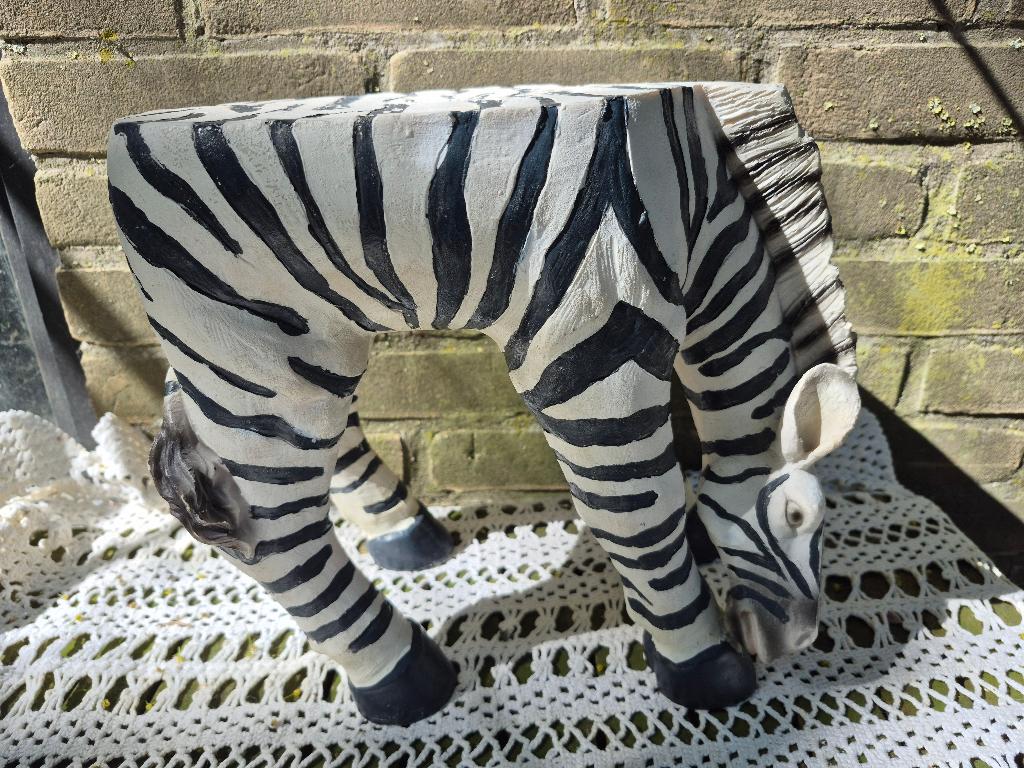zebra krukje/zebra tafeltje, Ophalen of Verzenden, Gebruikt, Overige materialen