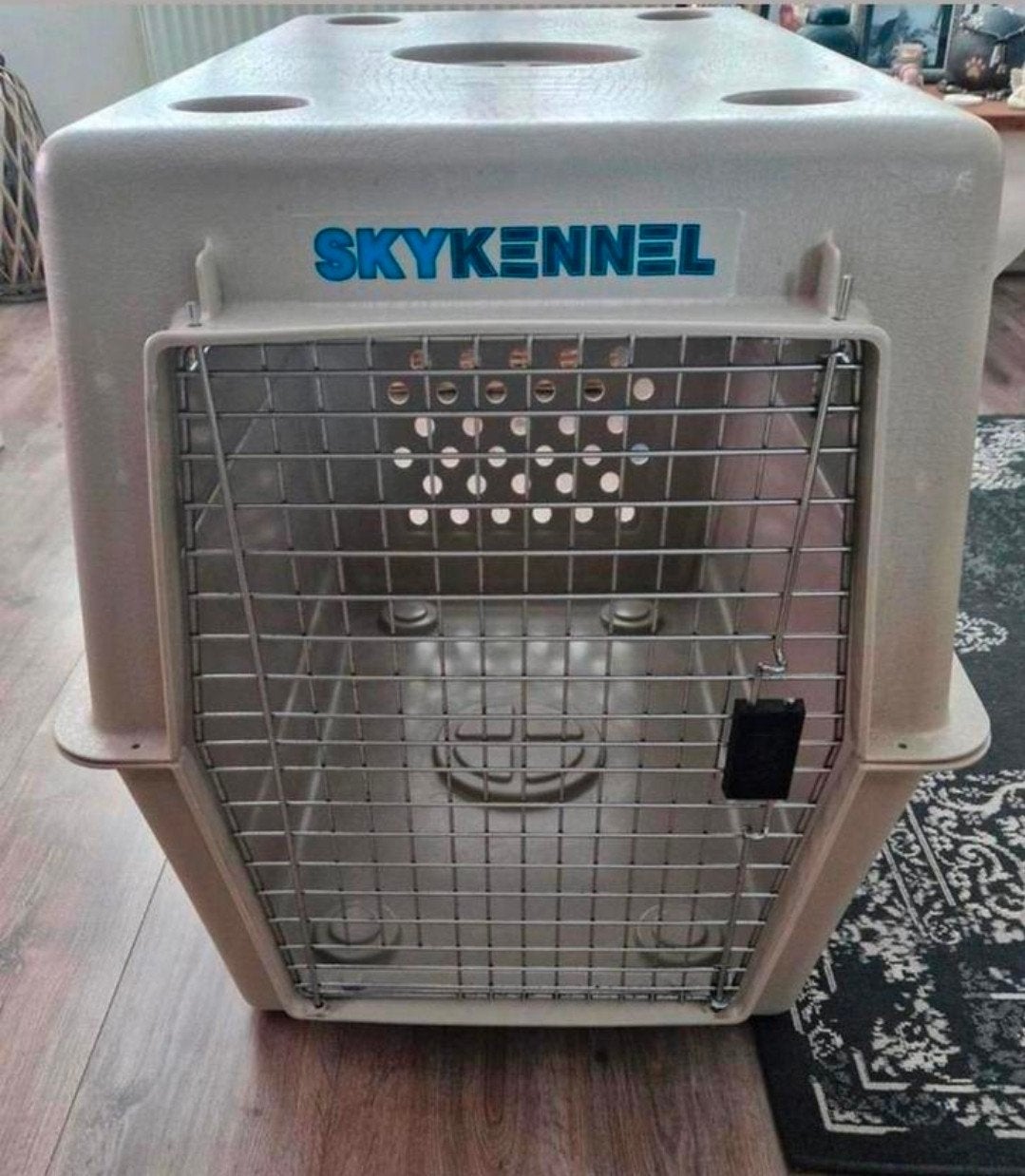 Z.g.a.n Grote Bench Sky Kennel 95x60x70, Dieren en Toebehoren, Ophalen, Zo goed als nieuw