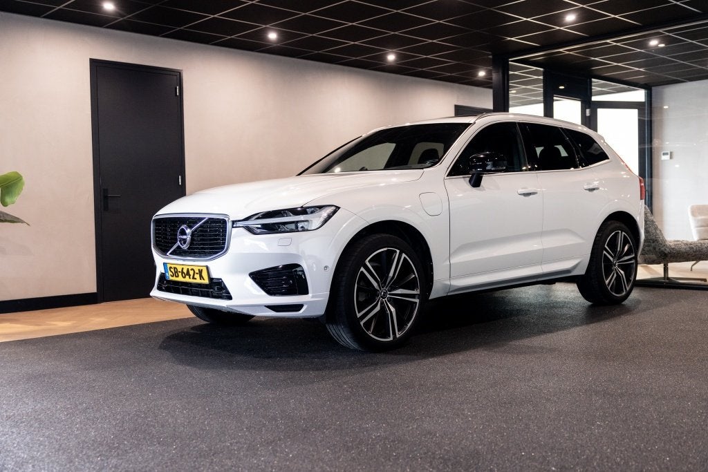 Volvo XC60 2.0 T8 AWD R-Design | B&W | 360 Cam | Stoelventil, Auto's, 12 maanden, Gebruikt, Wit, Bedrijf