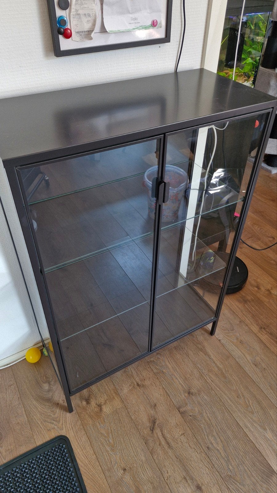 Rudsta vitrinekast zwart, Ophalen, Met deur(en), 100 tot 150 cm, 50 tot 100 cm
